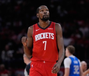 满冠体育下载-包含76人核心球员伤退，球队未来走势成疑，经济人员次数.的词条