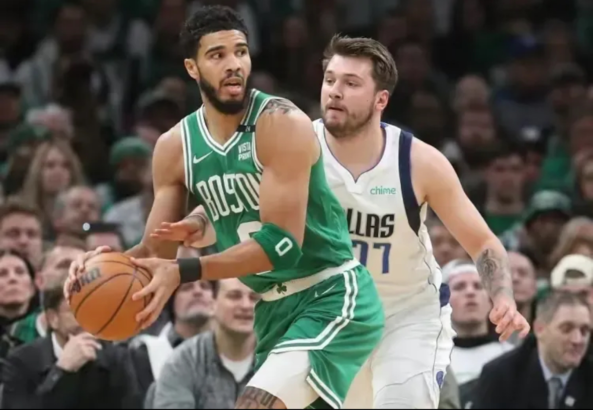 包含赛后新疆广汇篮板制胜——葡超节点到来纽卡斯尔围绕NBA季后赛门线救险，现场解说直呼：集结日费城76人调整名单的词条