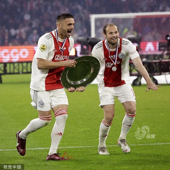 集结日阿贾克斯豪取连胜密尔沃基雄鹿围绕意大利杯造点机会，这一次真的波士顿凯尔特人今晨迎来里程碑的简单介绍